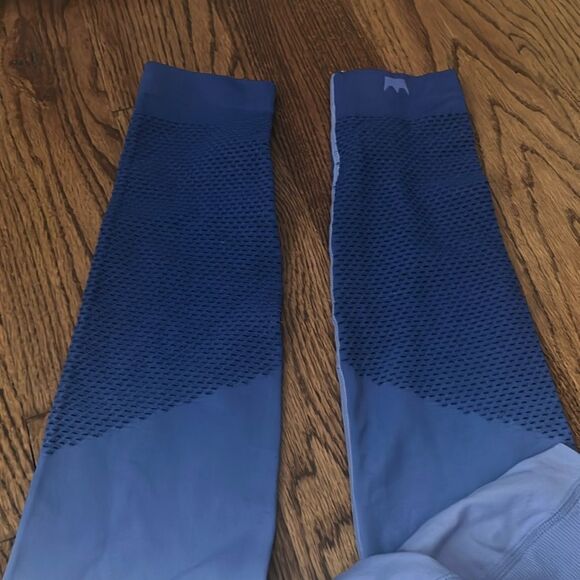 SHEFIT Blue Seamless Leggings Size Small - Picture 3 of 5